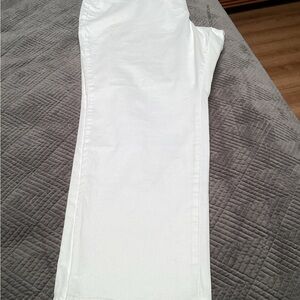 Style & Co straight leg high rise slimming pocket white jeans, size 24.    228